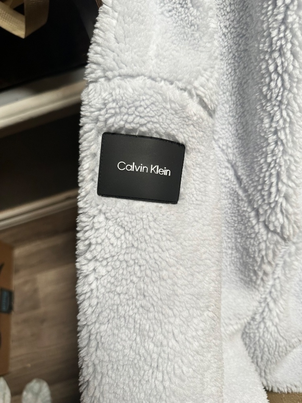 Calvin Klein - Picture 3 of 6